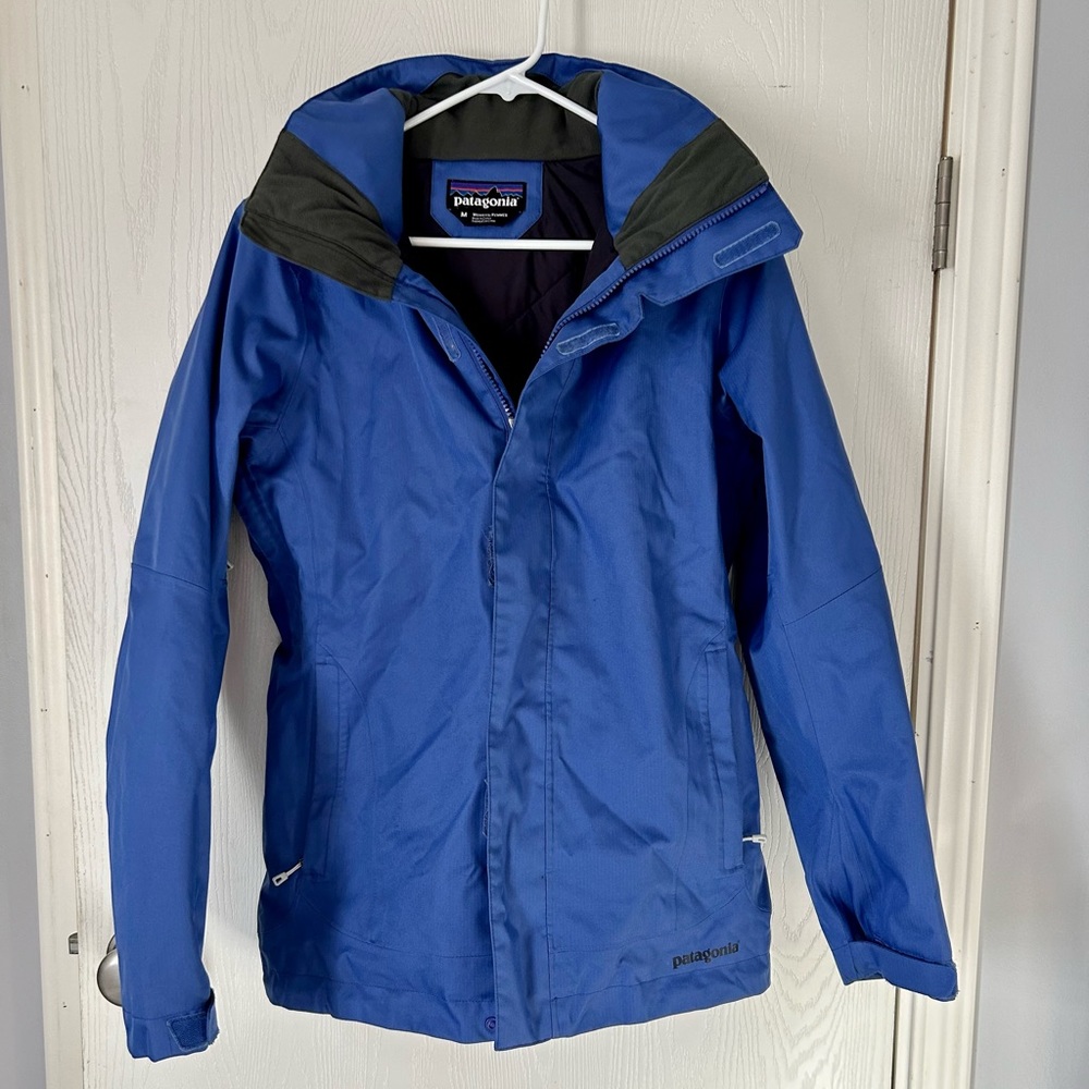 Patagonia blue ski jacket